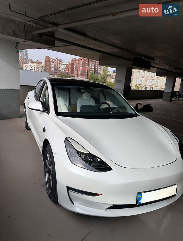 Седан Tesla Model 3 2021 в Києві фото Седан Tesla Model 3 2021 в Києві