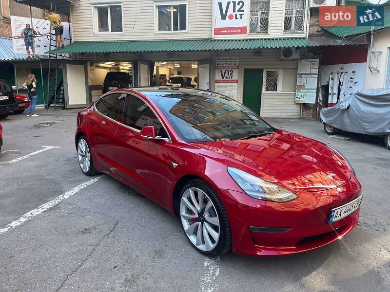 Tesla Model 3 2019