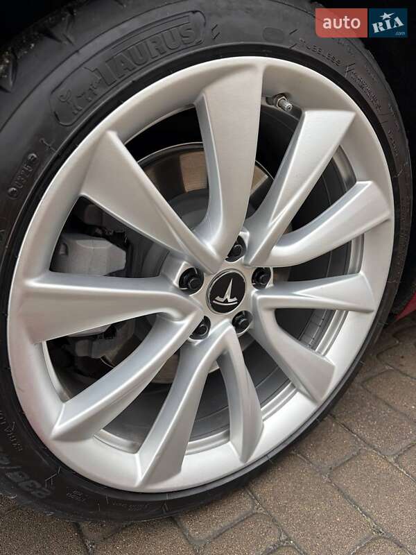 Седан Tesla Model 3 2018 в Луцьку