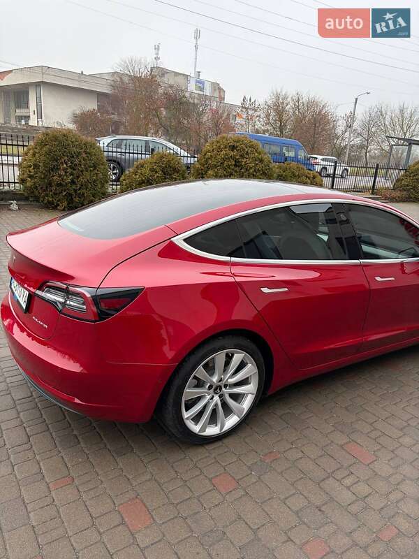 Седан Tesla Model 3 2018 в Луцьку