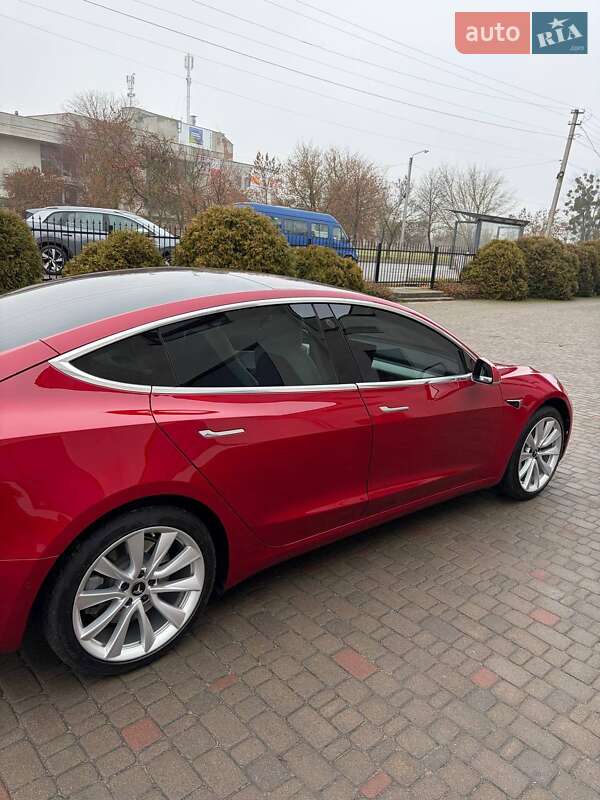 Седан Tesla Model 3 2018 в Луцьку