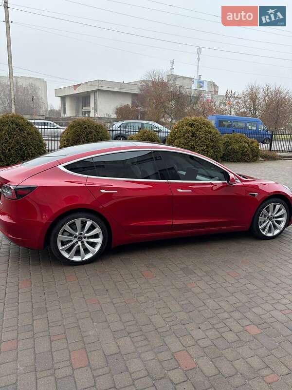 Седан Tesla Model 3 2018 в Луцьку