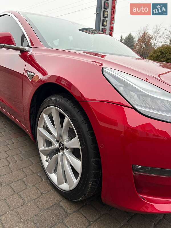 Седан Tesla Model 3 2018 в Луцьку