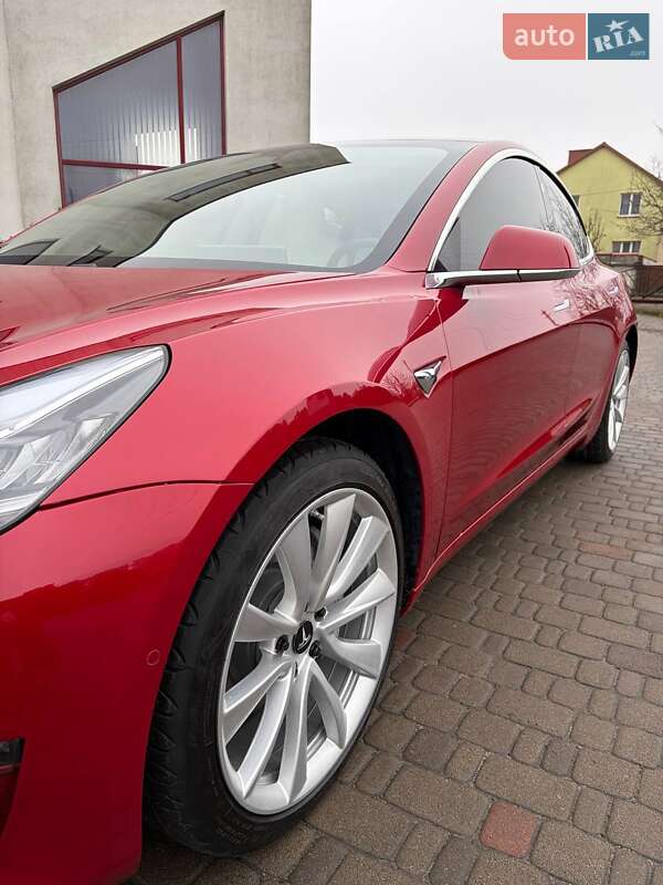 Седан Tesla Model 3 2018 в Луцьку
