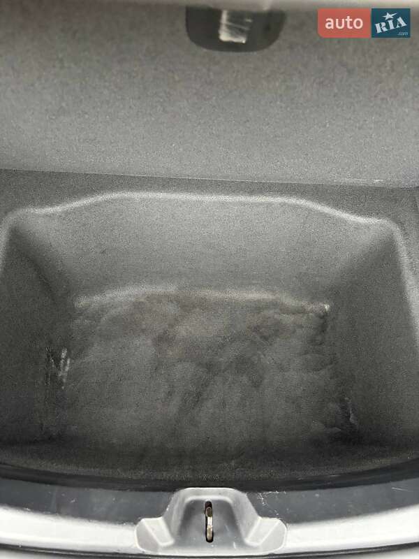 Седан Tesla Model 3 2018 в Луцьку