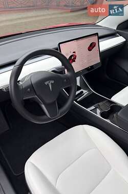 Седан Tesla Model 3 2018 в Луцке