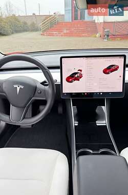 Седан Tesla Model 3 2018 в Луцке