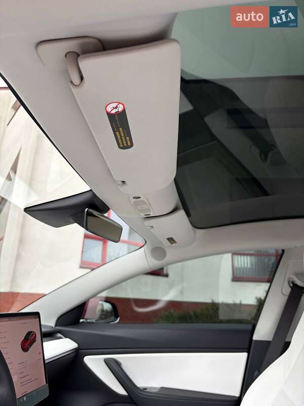 Седан Tesla Model 3 2018 в Луцьку