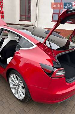 Седан Tesla Model 3 2018 в Луцке
