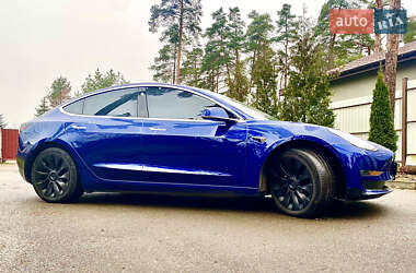 Седан Tesla Model 3 2019 в Киеве