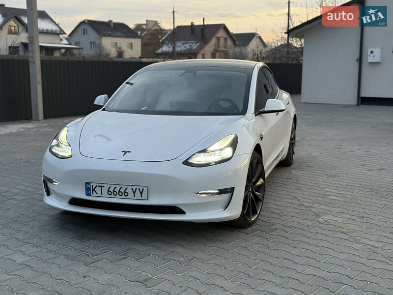 Tesla Model 3 2020