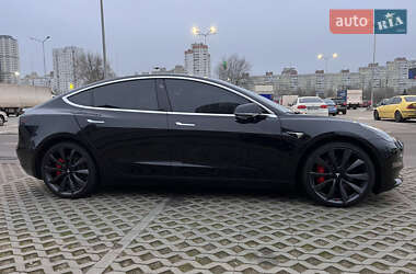 Седан Tesla Model 3 2019 в Киеве