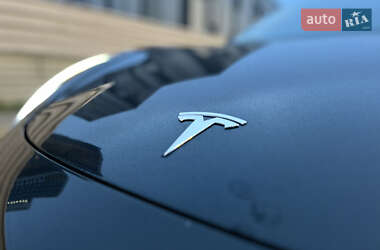 Седан Tesla Model 3 2019 в Киеве