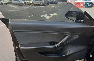 Седан Tesla Model 3 2019 в Киеве