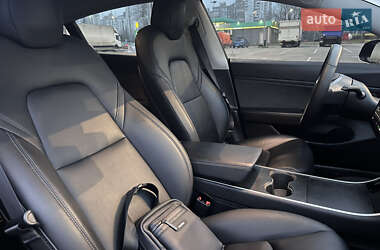 Седан Tesla Model 3 2019 в Киеве