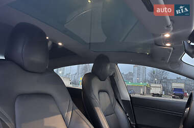 Седан Tesla Model 3 2019 в Киеве