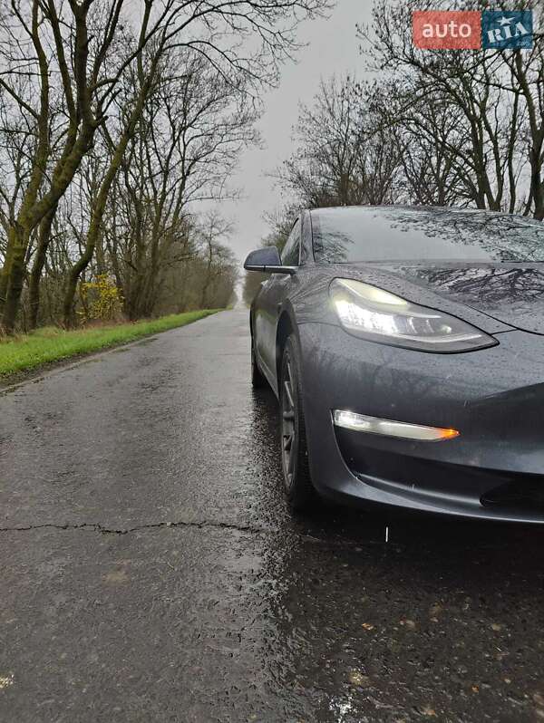 Седан Tesla Model 3 2018 в Одессе