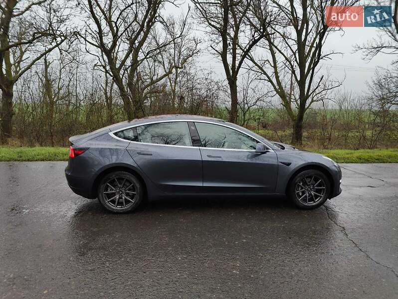 Седан Tesla Model 3 2018 в Одессе