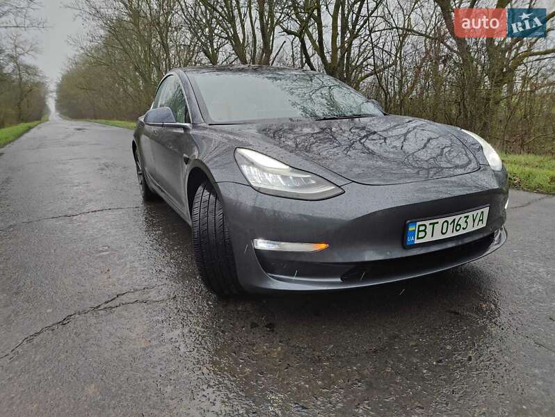 Седан Tesla Model 3 2018 в Одессе