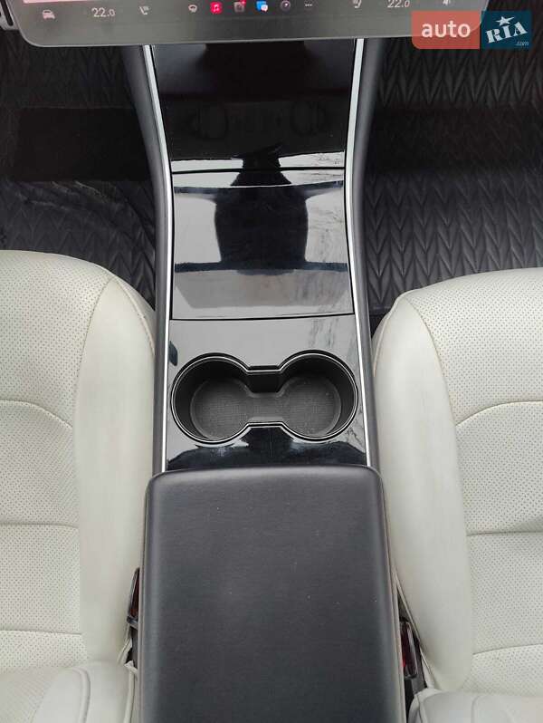 Седан Tesla Model 3 2018 в Одессе