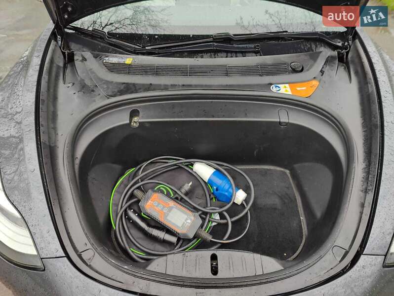 Седан Tesla Model 3 2018 в Одессе