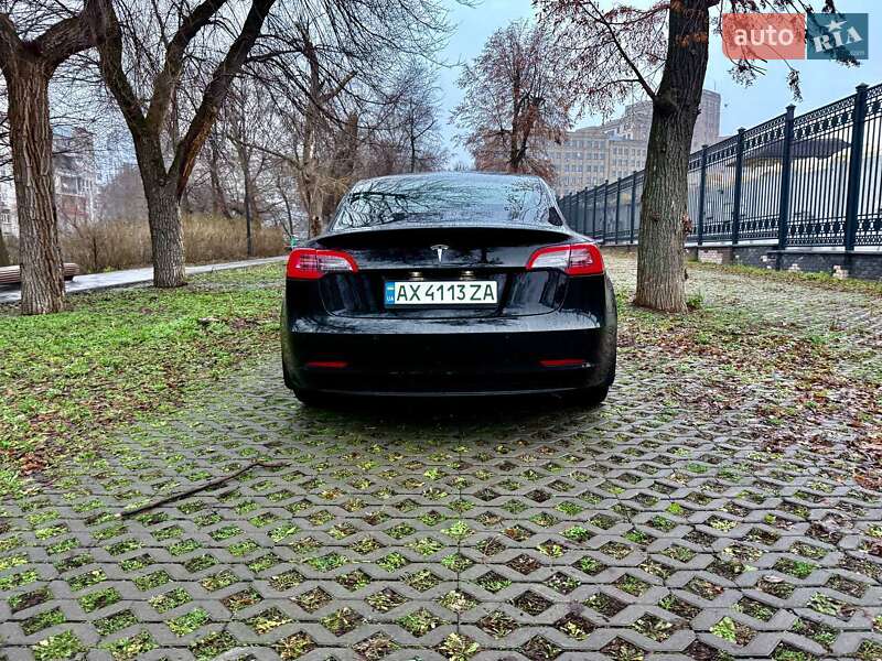 Седан Tesla Model 3 2019 в Харкові
