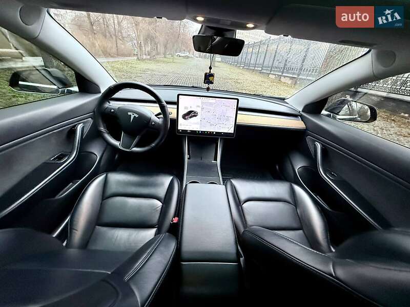 Седан Tesla Model 3 2019 в Харкові