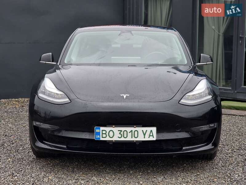Седан Tesla Model 3 2018 в Тернополе