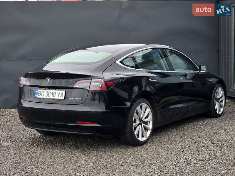 Седан Tesla Model 3 2018 в Тернополе