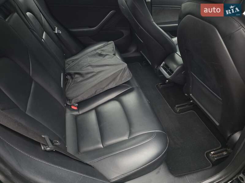 Седан Tesla Model 3 2018 в Тернополе