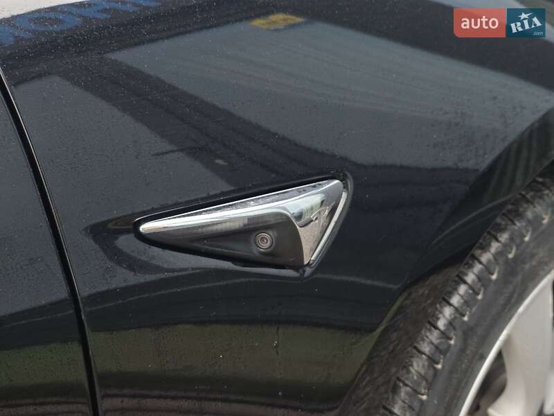 Седан Tesla Model 3 2018 в Тернополе