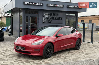 Седан Tesla Model 3 2022 в Ровно