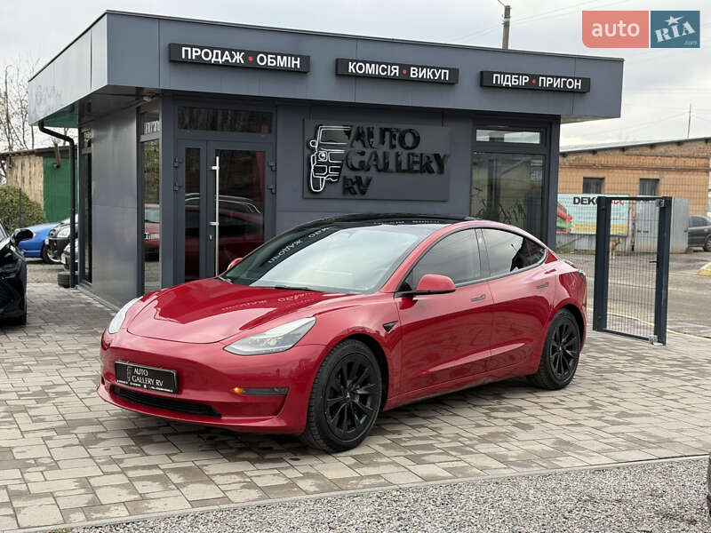 Tesla Model 3 2022