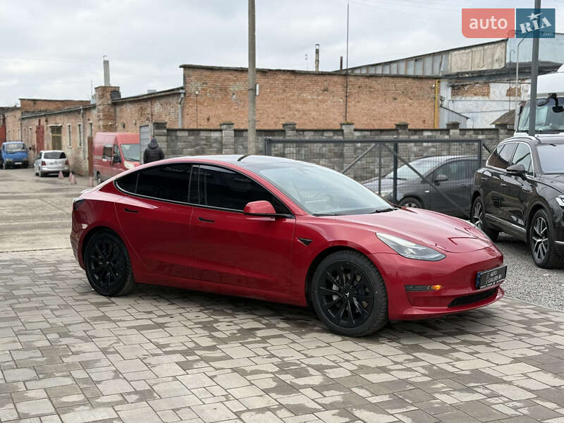 Седан Tesla Model 3 2022 в Ровно