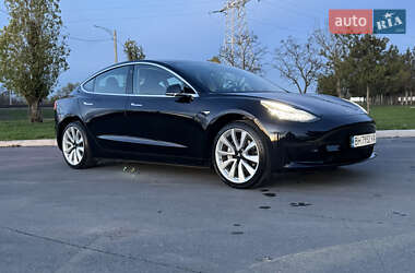 Седан Tesla Model 3 2019 в Измаиле