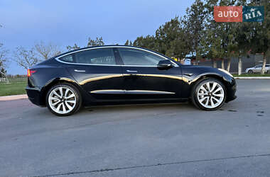 Седан Tesla Model 3 2019 в Измаиле
