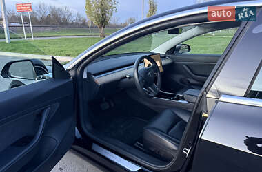 Седан Tesla Model 3 2019 в Измаиле