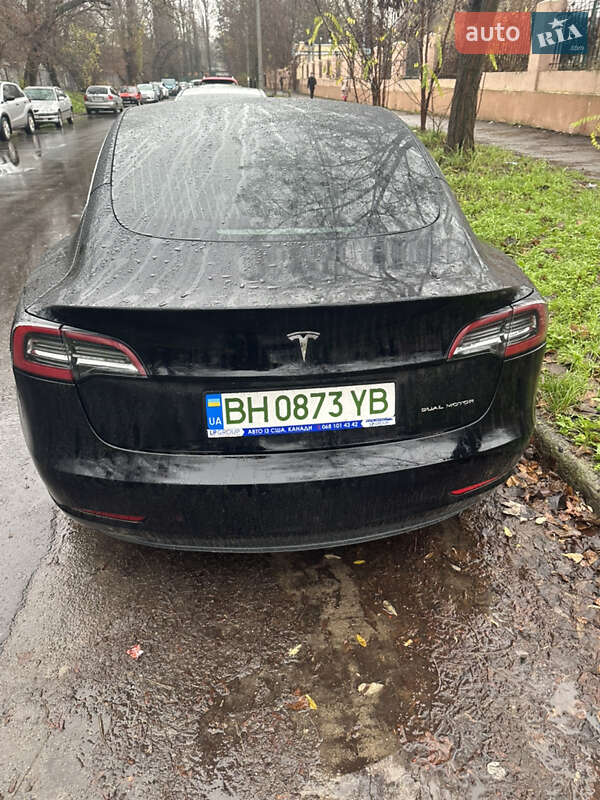 Седан Tesla Model 3 2019 в Одесі