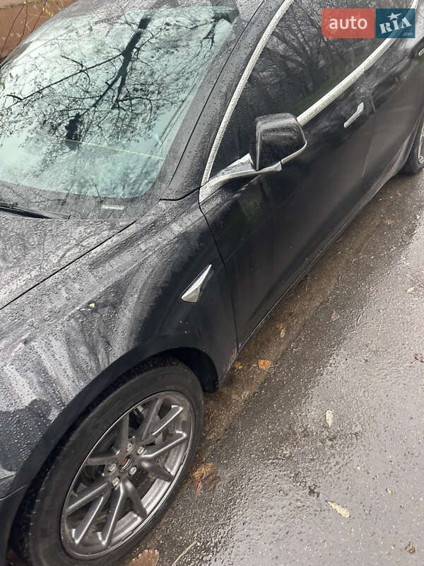 Седан Tesla Model 3 2019 в Одесі