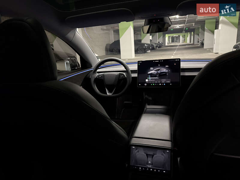 Седан Tesla Model 3 2023 в Львове