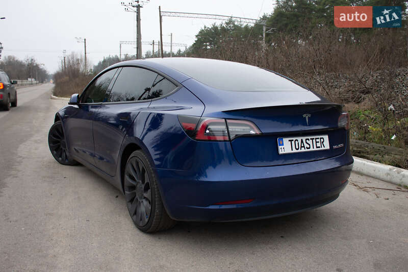 Седан Tesla Model 3 2021 в Києві