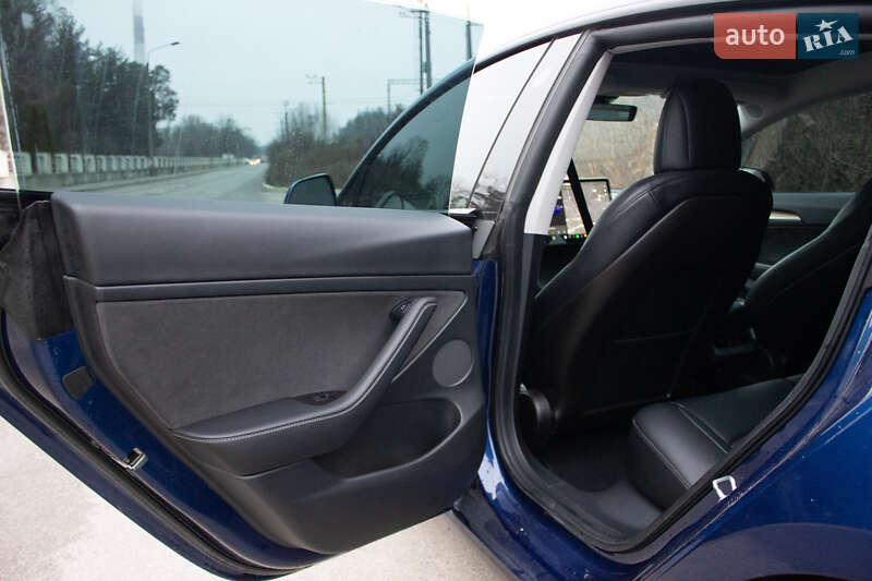 Седан Tesla Model 3 2021 в Києві