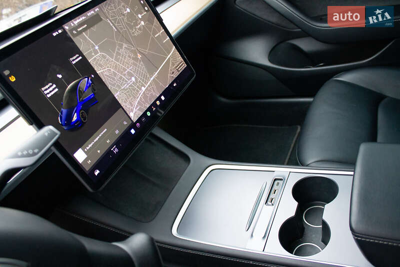 Седан Tesla Model 3 2021 в Києві