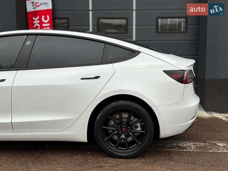 Седан Tesla Model 3 2022 в Киеве фото 7 Седан Tesla Model 3 2022 в Киеве