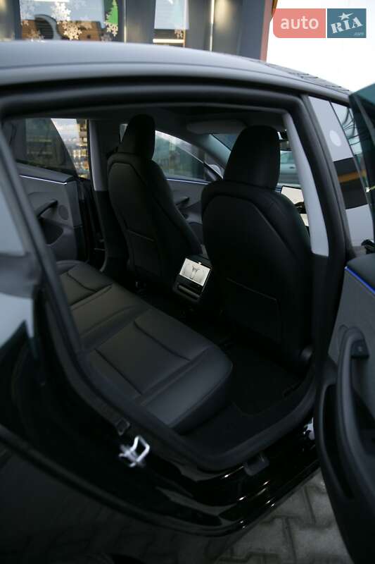 Седан Tesla Model 3 2024 в Львове фото 13 Седан Tesla Model 3 2024 в Львове