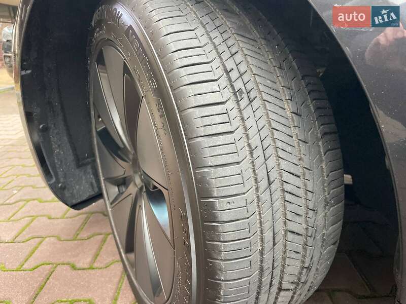 Седан Tesla Model 3 2024 в Києві