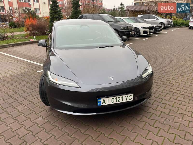 Седан Tesla Model 3 2024 в Києві
