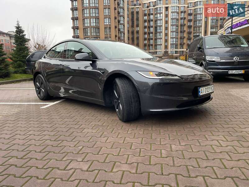 Седан Tesla Model 3 2024 в Києві