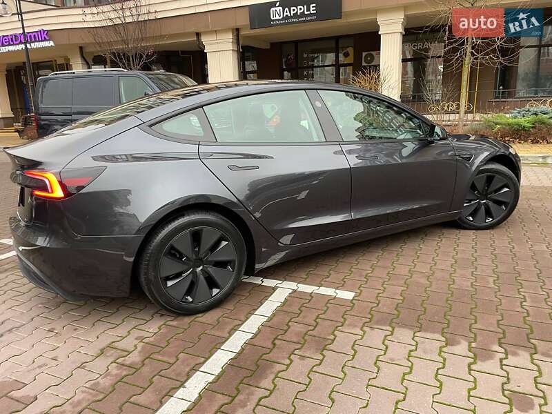 Седан Tesla Model 3 2024 в Києві