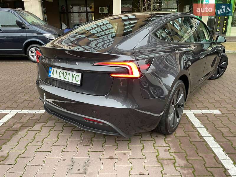 Седан Tesla Model 3 2024 в Києві